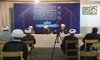 کمرنگ کردن نص سست کردن پایه عقل است