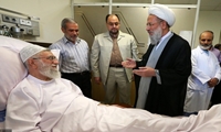 عیادت آیت الله محمدی ری شهری از رهبر معظم انقلاب
